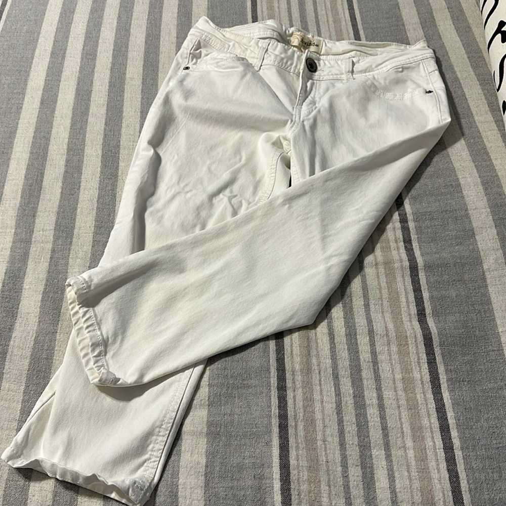 Rewind Capris Size 9